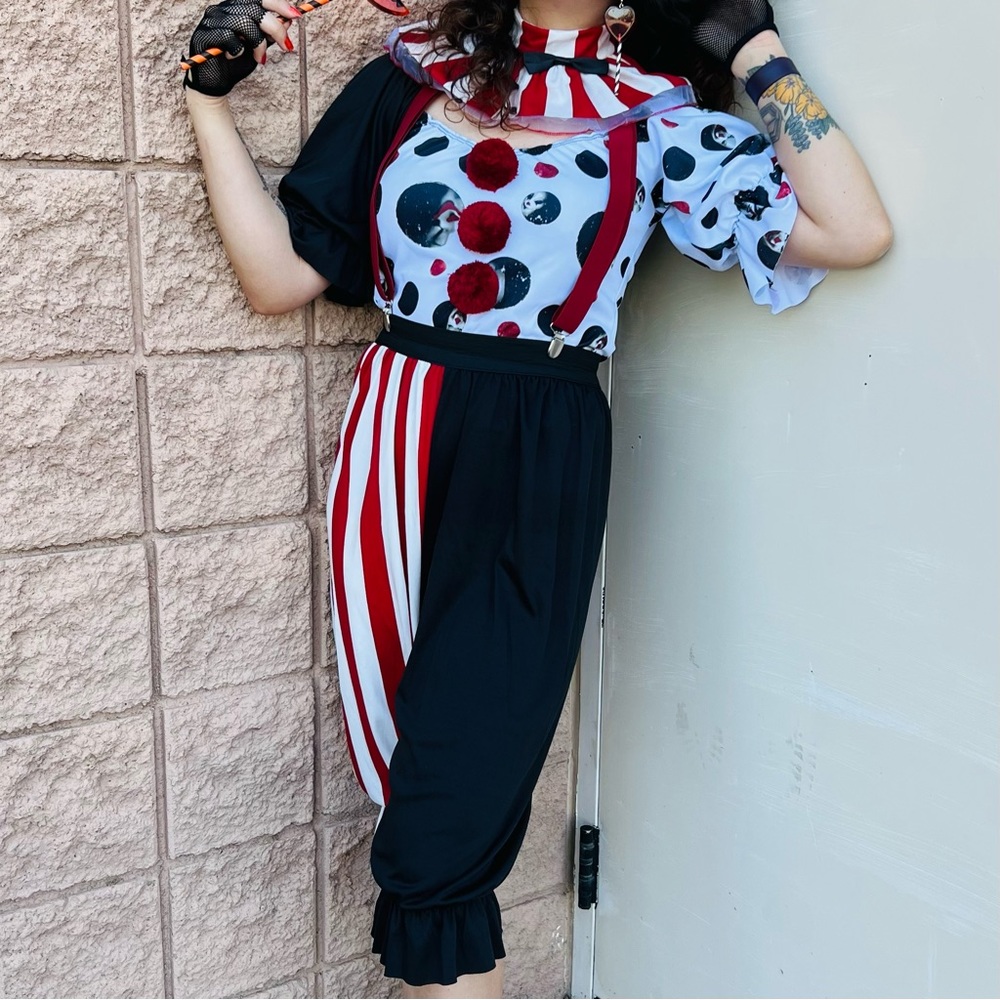 Spirit Halloween Kreepy Klown/Clown Costume